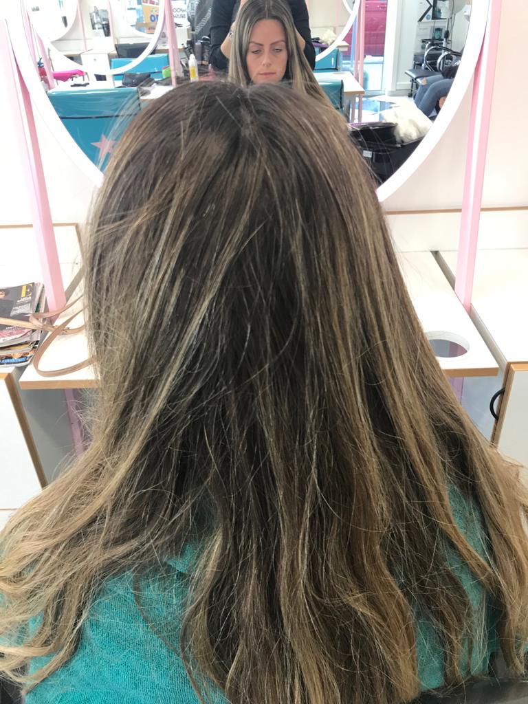 Balayage effet soleil - Rendu naturel doux et coiffé-décoiffé